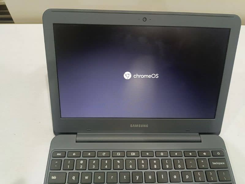 Samsung Chrome book 3