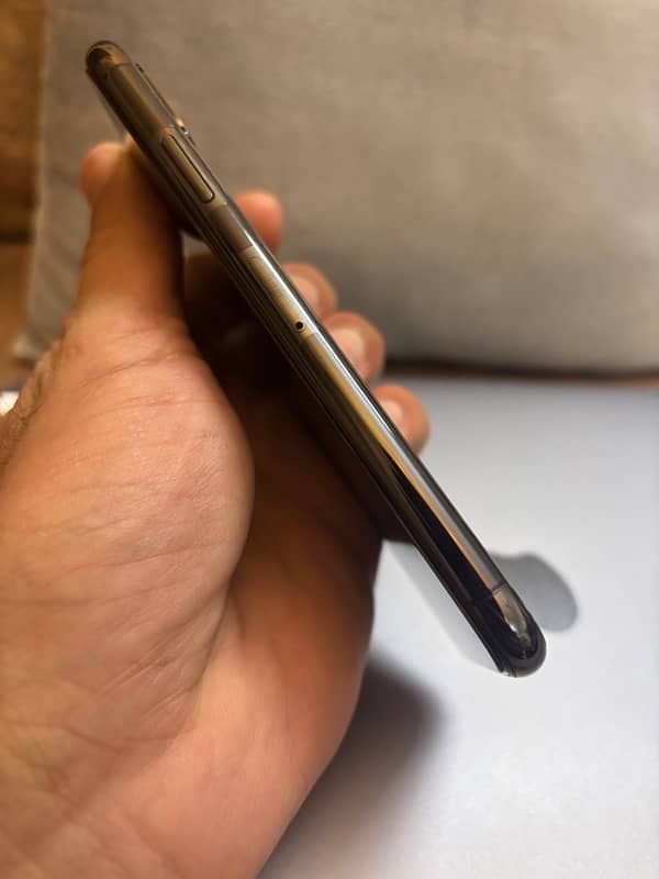 iPhone XS 64GB PTA Approved 5