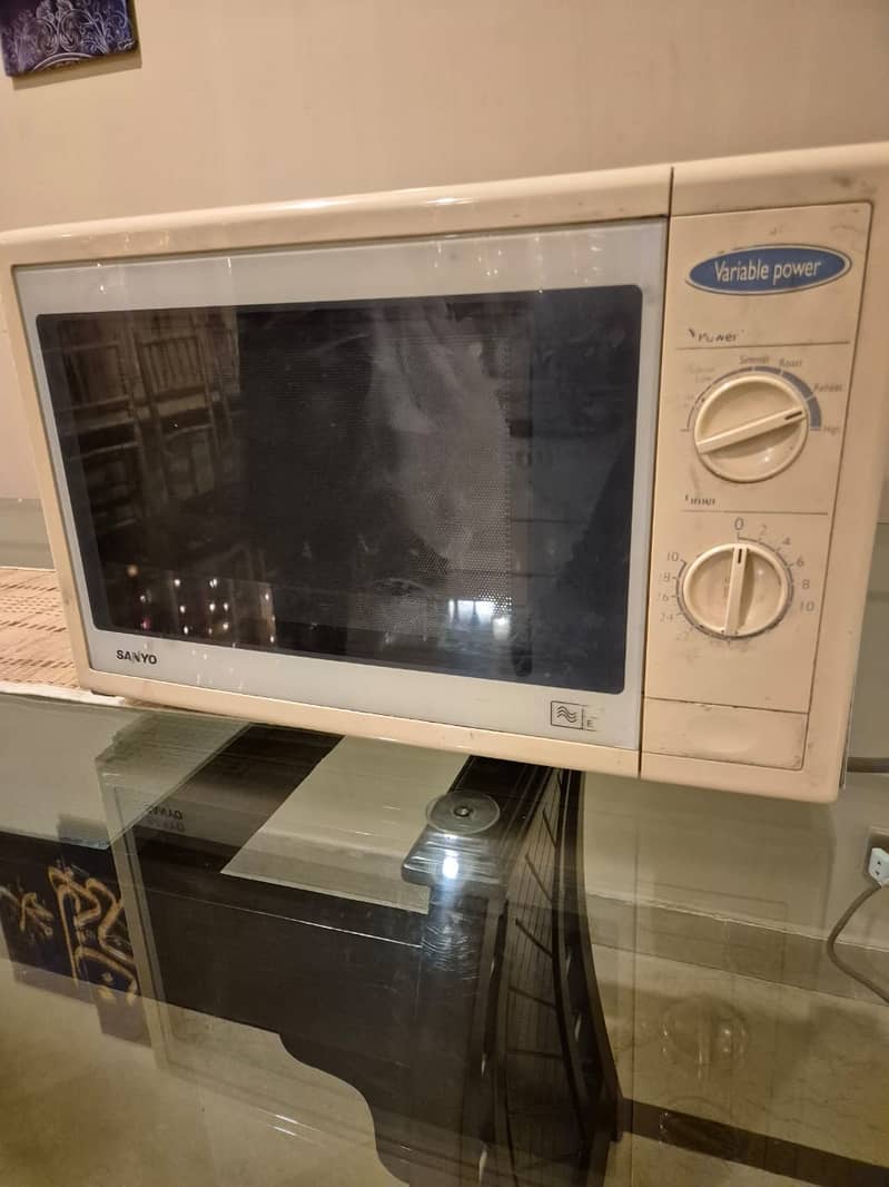 Microwave oven in good condition 0