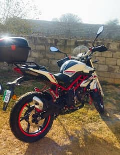 Benelli tnt 150i 2019