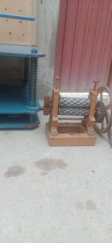 golgapy press machine 3