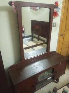 Dressing Table Good Condition for Sale