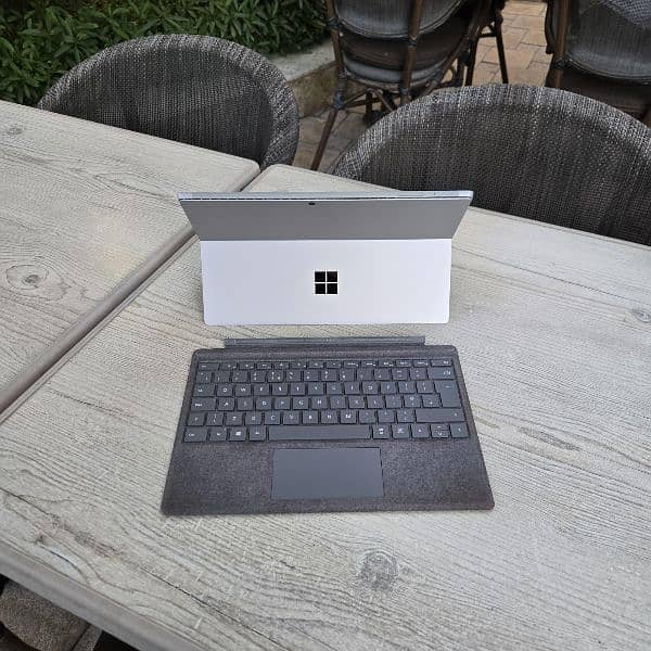 Microsoft Surface pro 6 i5 Good condition 9.5/10 1