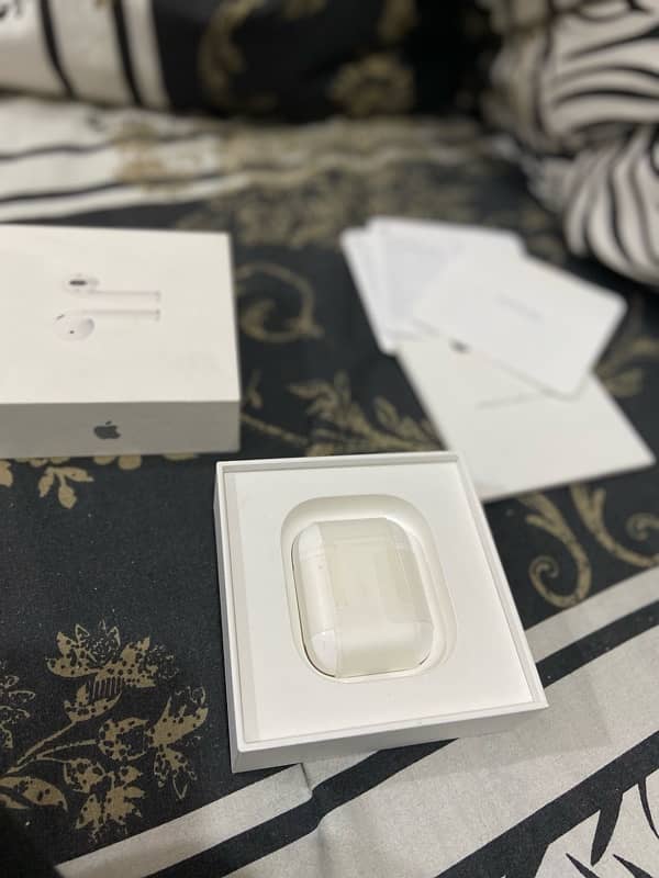 orignal apple airpods 1st gen 4