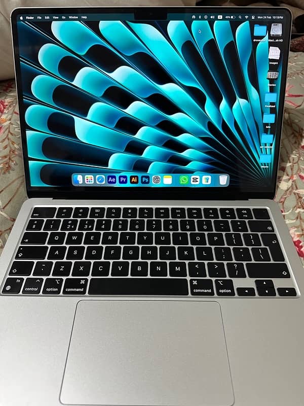 Macbook Air M-2 (read description) 4