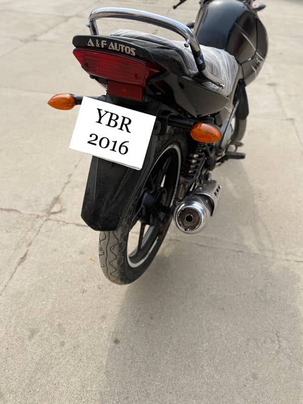 YAMAHA YBR 125 2016 ( Black) 4