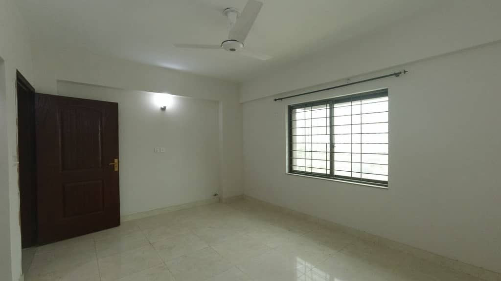 Gulberg 3 House For Rent Sized 10 Marla 4