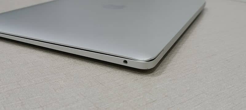 Apple MacBook Air 2020 13.3" Ci5 16/512 GB 13