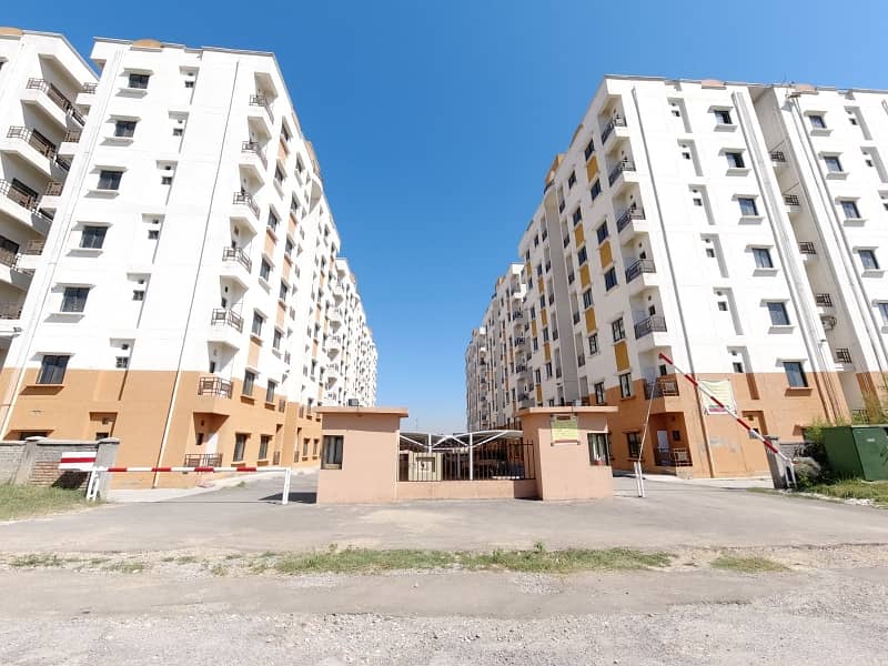 3 Bed Flat with Servant Quarter B Type Park and Sun Face with Open View On Ground Floor Of Pakistan Housing Authority Available For Sale 9