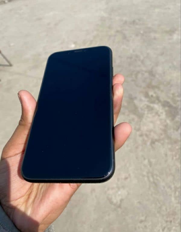 iPhone xr 64gb water pack 88 health 1