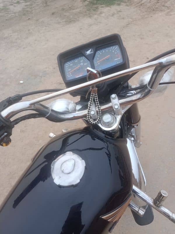 Honda 125 all okay exchange b kar loga bike koi b ho 4