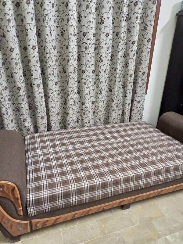 Sofa Cumbed For Sale. 6