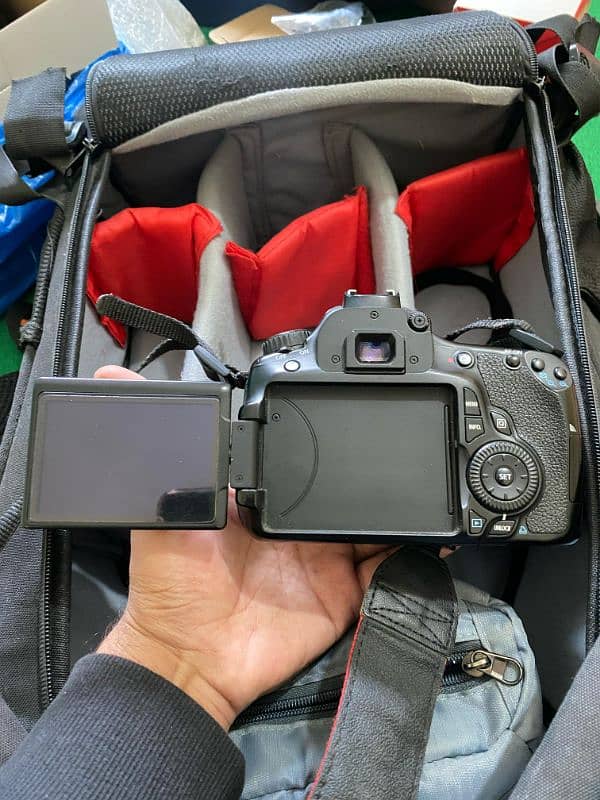 urgent sale 6D with strap+3batteies+charger+battery grip  50mm 1.8 stm 1