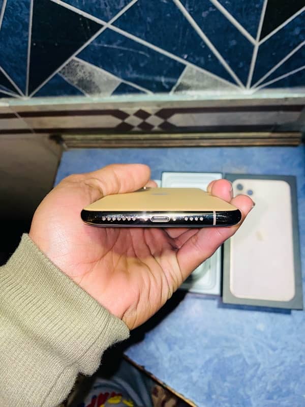 iphone 11 pro Max Pta Approved dual sim 5