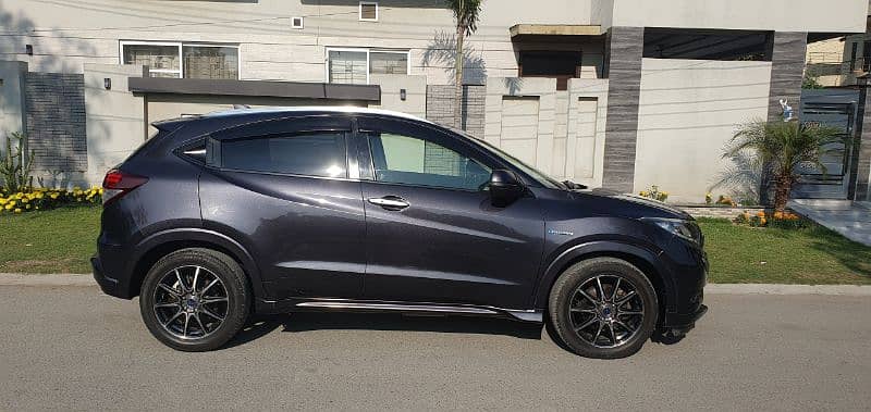 Honda Vezel 2016 3