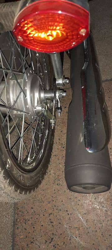 honda 125 new showroom condition 2