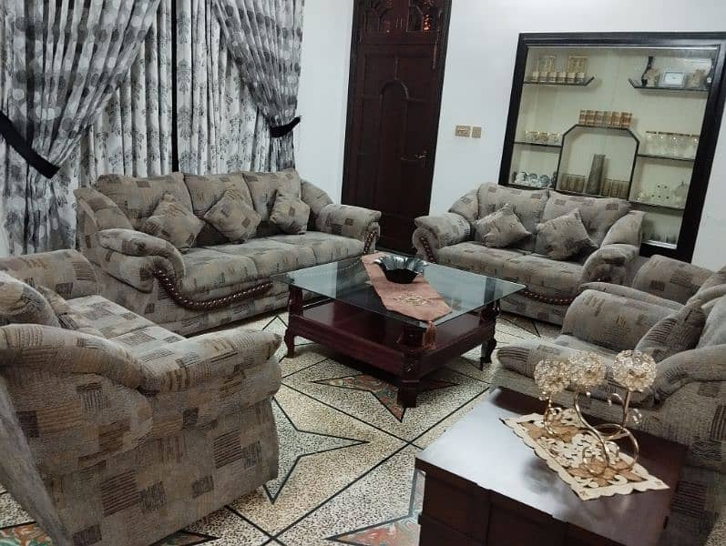 9 seats Sofa Set (Sheesham) with 9 cushions, Comfortable sofa seats, 3