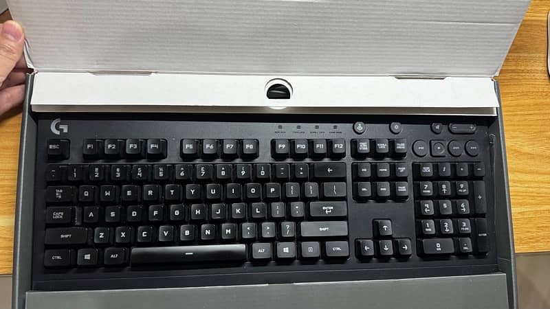 Logitech RGB gaming keyboard G213 1