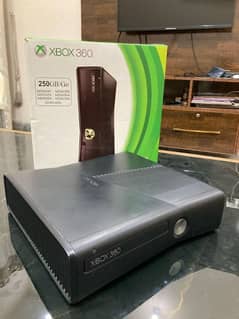 XBox 360 (slim)