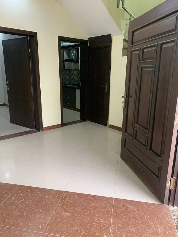 Bahria Enclave sector H 5 Marla luxury house for sale good location invstar rate 11