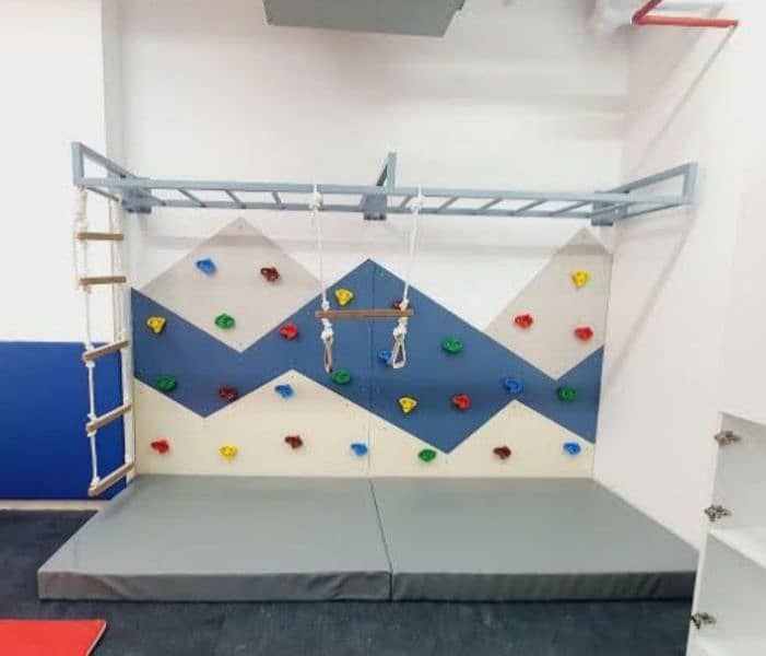 jungle gym and it's activities like climbing holds etc available 10