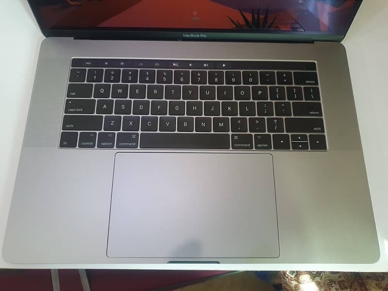 Macbook Pro 15” Touch Bar 2017 2