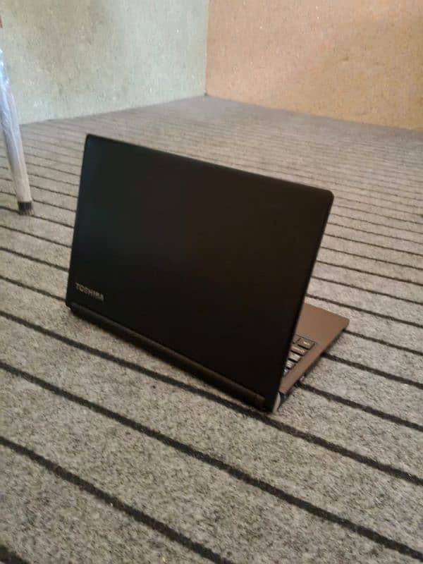 Toshiba Laptop 3