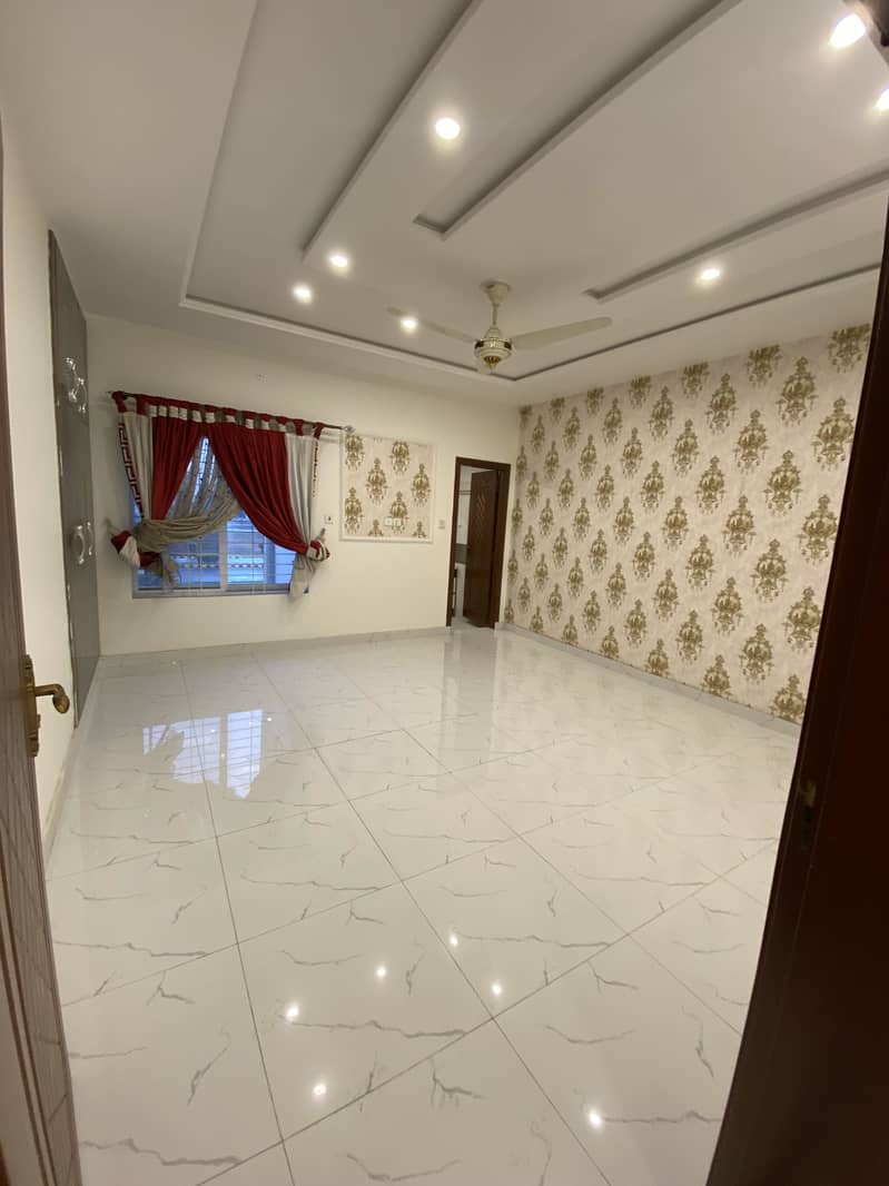 10 Marla Beautiful House For Sale in Citi Housing Prime Location. 12