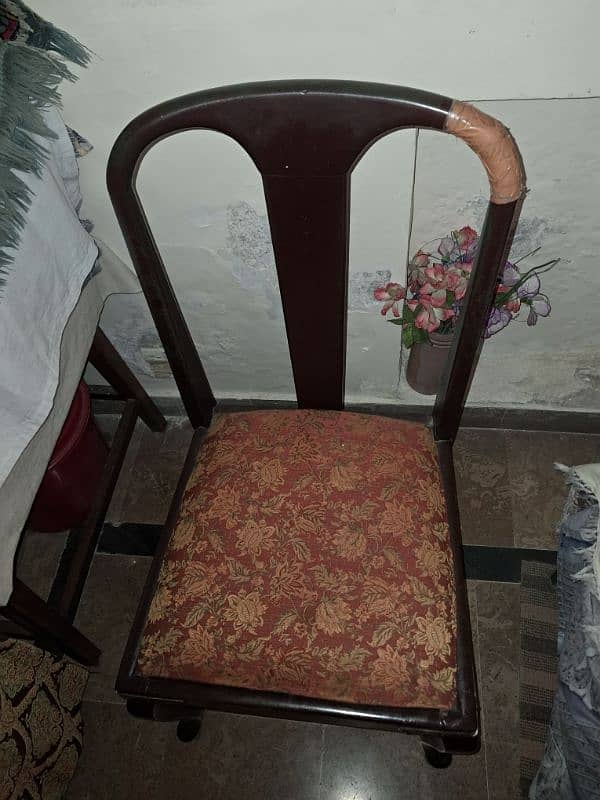 6 Damaged Dinning Chairs 1