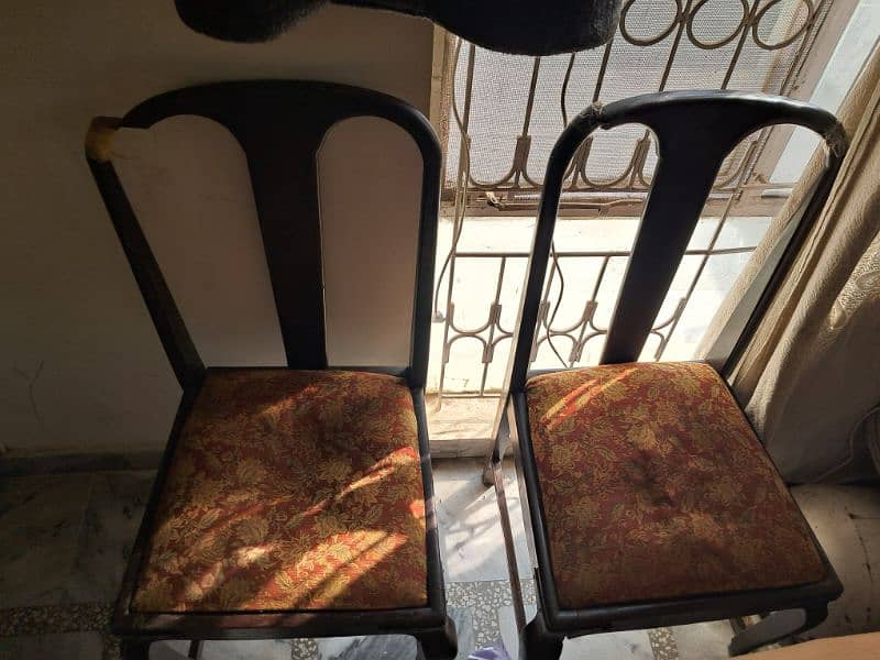 6 Damaged Dinning Chairs 2