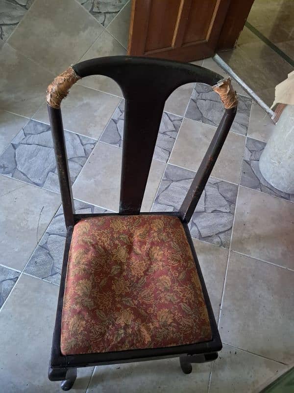 6 Damaged Dinning Chairs 3