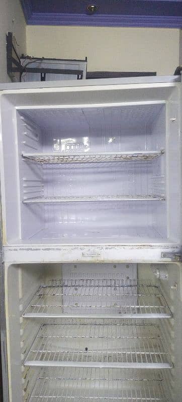 Orient two door refrigerator 4