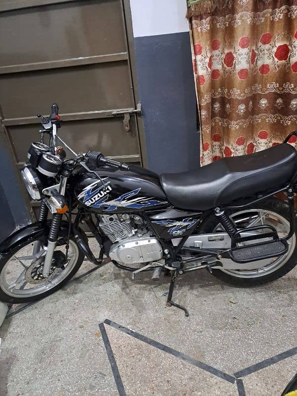 suzuki GS 150cc 6