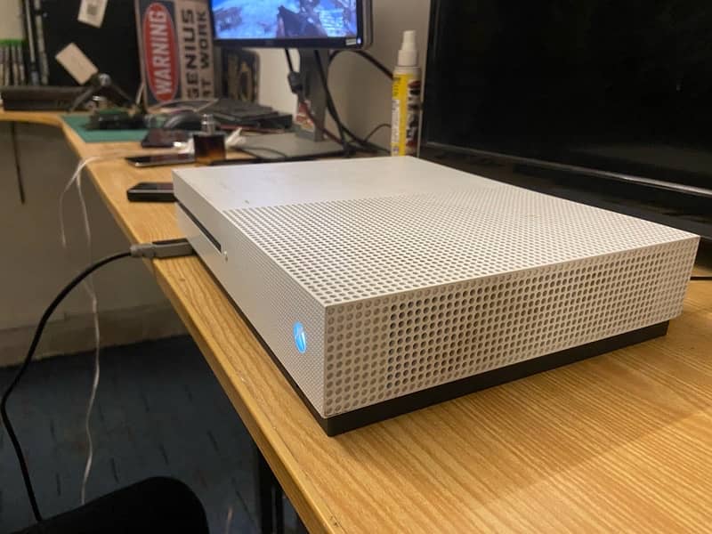 Xbox One s 3