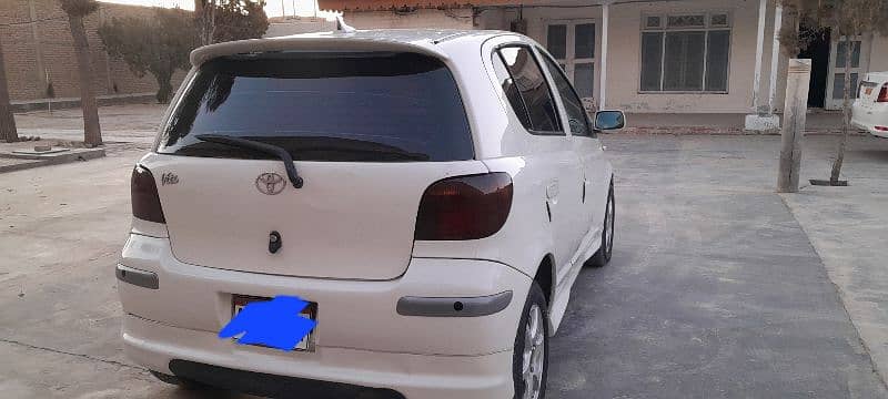 Toyota Vitz 2002 1