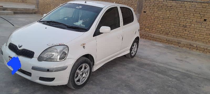 Toyota Vitz 2002 4