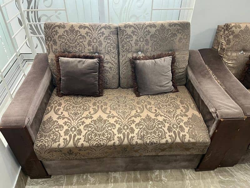 Sofa set and chairs 2