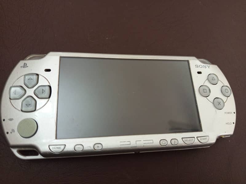 Sony Psp 2000 silver 64 gb 5