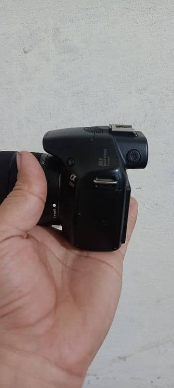 sony mirrorless DSLR camera 2