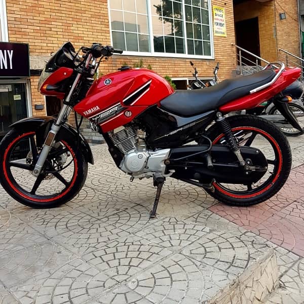 yamaha YBR 125 just like new 0