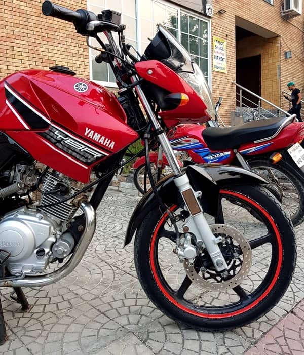 yamaha YBR 125 just like new 8