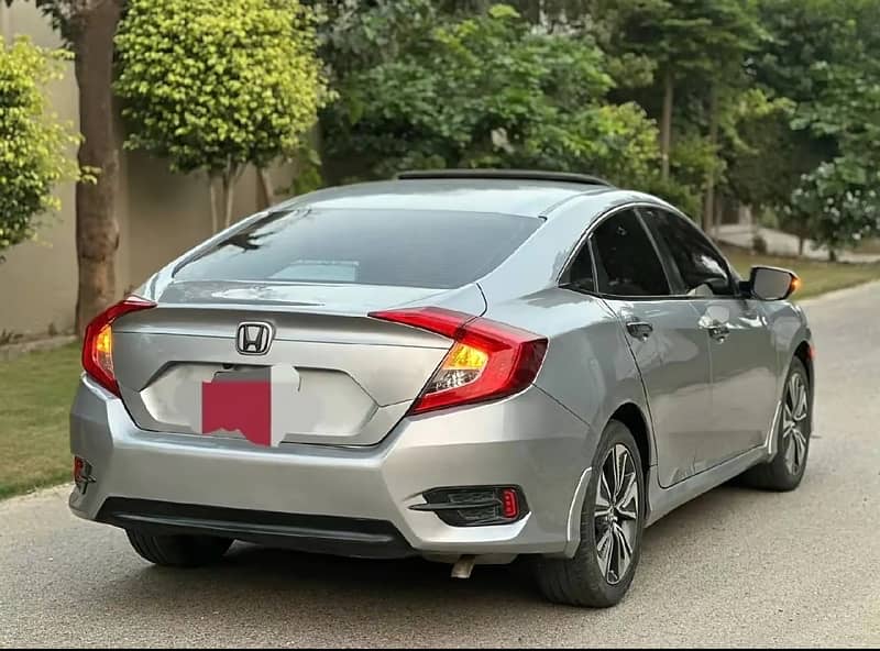 Honda Civic 2018 5