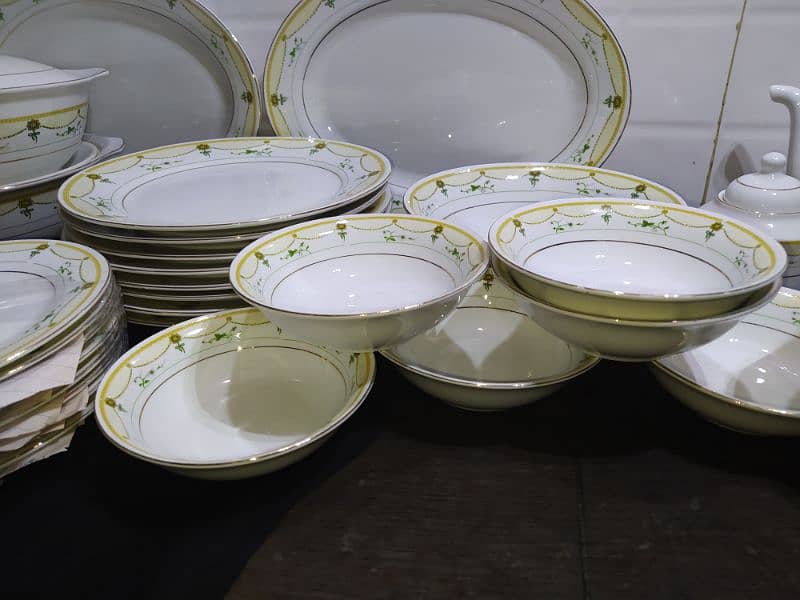 Dinner set (8 person complete) 1