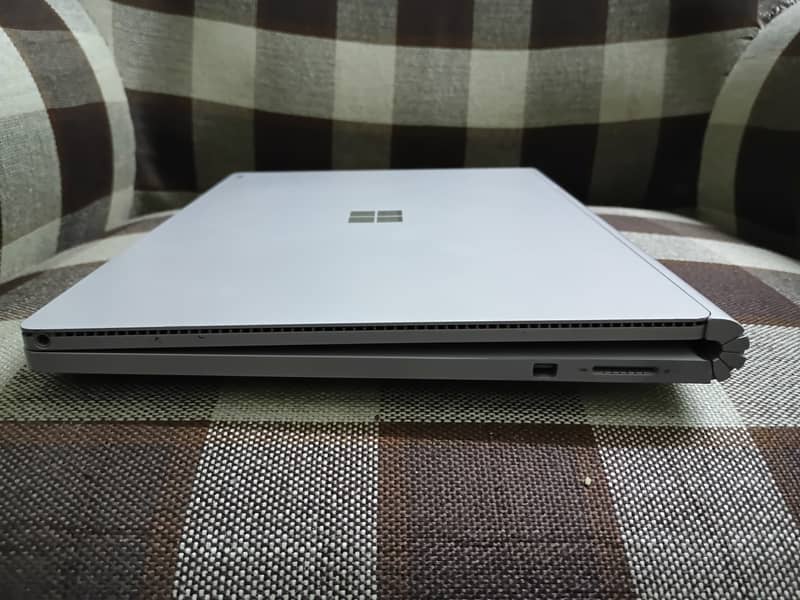 Surface Book with GeForce® GTX 965M 2GB GPU 4