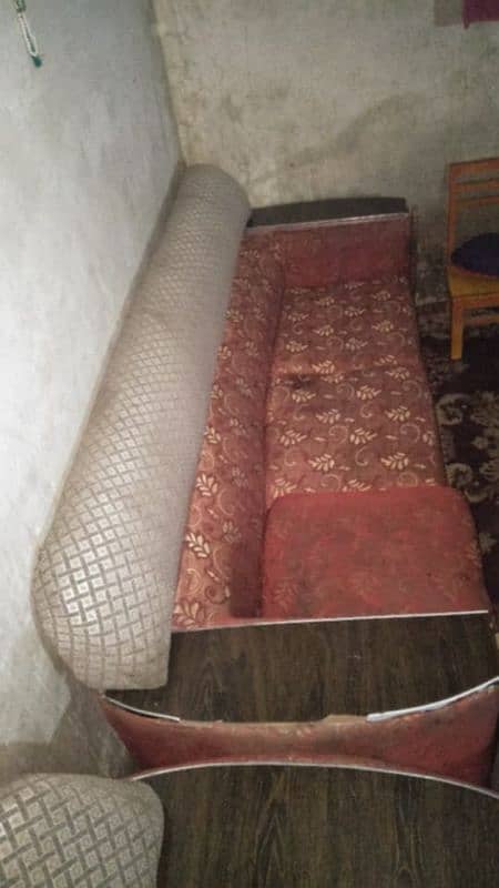 Sofa Set 10/10 comfortable siting color mehroon 1