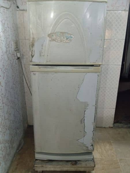 Dawlance refrigerator 0