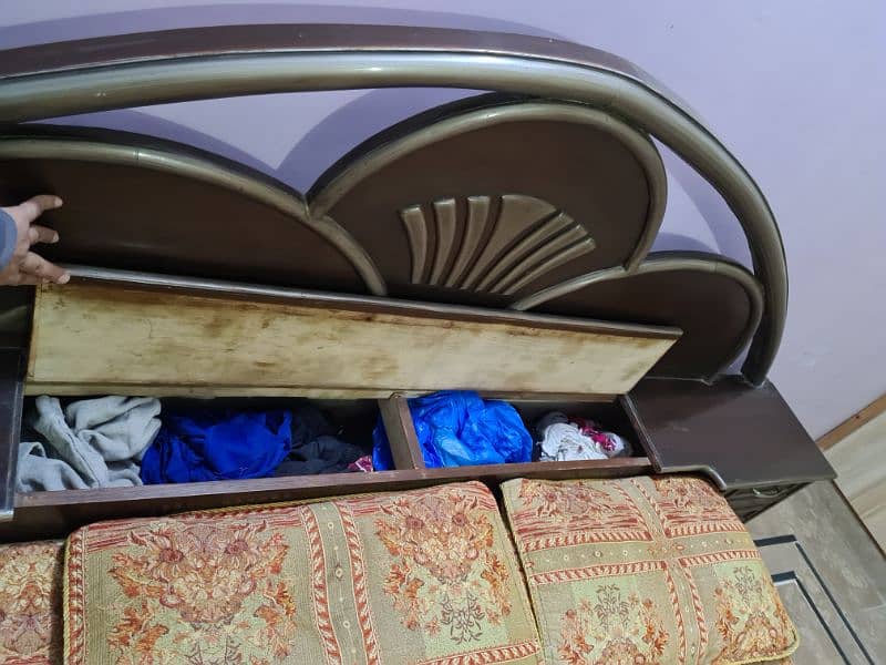 Bed for Sale in Multan Gulgust 5