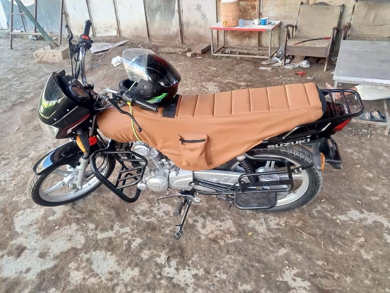 Suzuki gd 110 Karachi number hai bilkul new bnwai hai 1