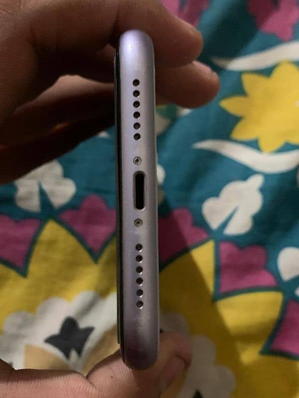 iphone 11 128 GB factory unlocked 3