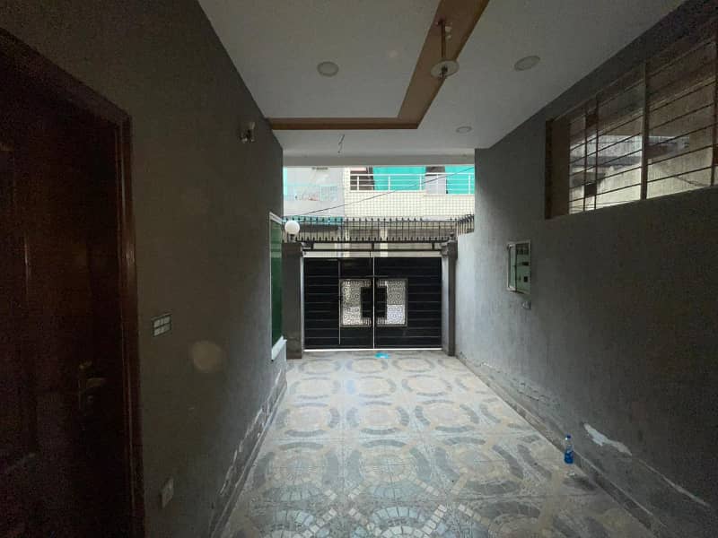 Beautiful 5 Marla 3 Bed Full House For Rent Gulshan Ali Colony near Main Airport Road ( With Gas ) 2